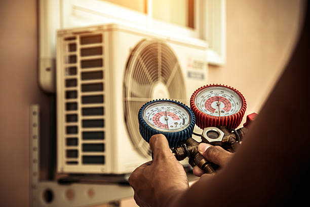 Professional Hvac technician working in Mount Carmel, IL